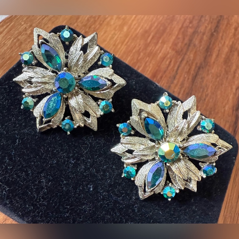 Vintage Coro AB Gold Tone Green Rhinestone Clip on Earrings Aurora Borealis